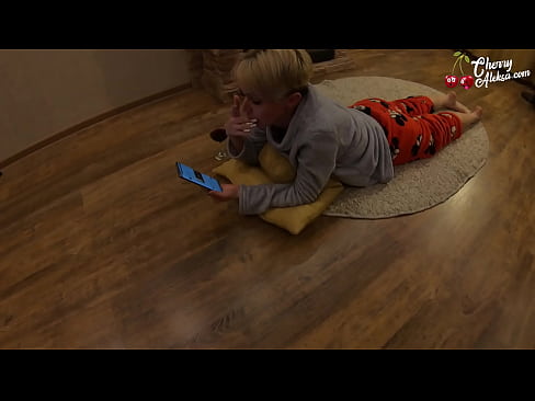 ❤️ 瘋狂的金發女郎吸吮巨大的雞巴並在上面彈跳 - 肛交 ️❌ 俄羅斯色情 在 zh-tw.rexporn-com.ru ❌️